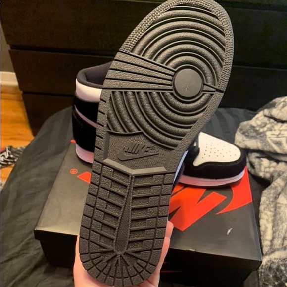 JORDAN 1s PANDAS - Picture 4 of 5